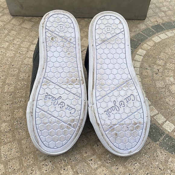 Cat and jack size 12 gently worn shoes - Picture 6 of 6